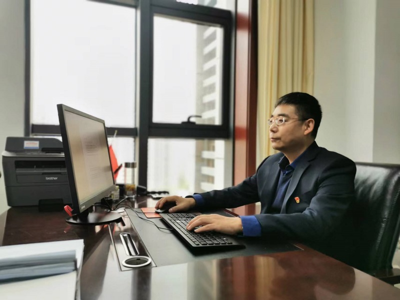 202404301714437593573433.jpg 靳高明工作照.jpg